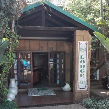 Waterside Lodge Cc Piet Retief Esterno foto