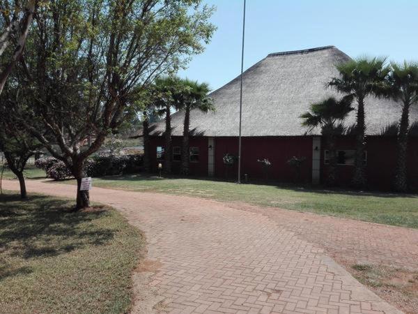Waterside Lodge Cc Piet Retief Esterno foto