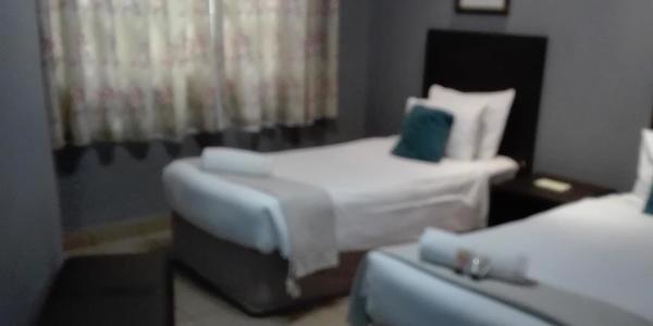 Waterside Lodge Cc Piet Retief Esterno foto